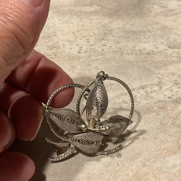 Vintage Filigree Brooch floral 1.5” silver plated - Picture 8 of 13